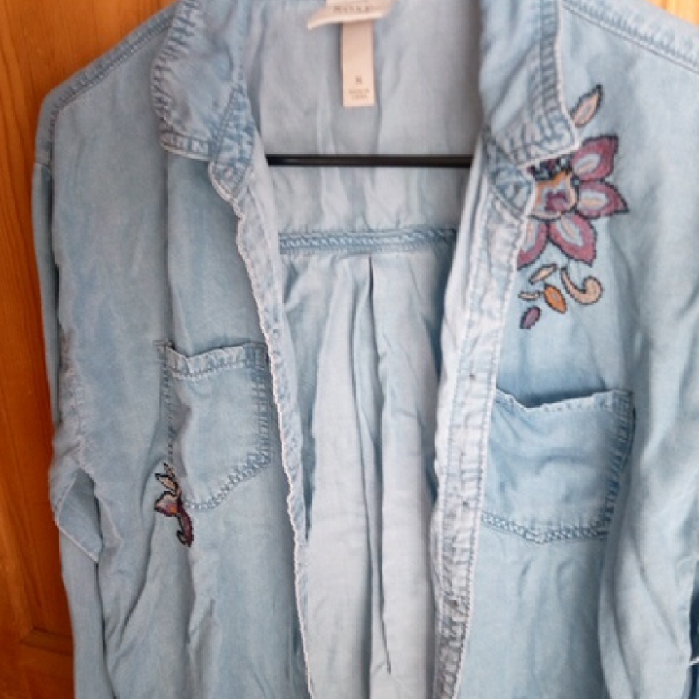 Knox Rose Light Blue Embroidered Button Down Shirt